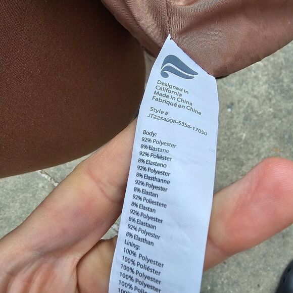 NWT Fabletics Wander Crushed Velour Cropped Puffer Jacket Women Size L, - Picture 9 of 9